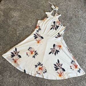 Floral Spring Summer Dress Women’s XL Halter Neck Tie White